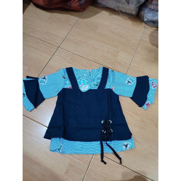 Blus anak perempuan 4 - 6 tahun