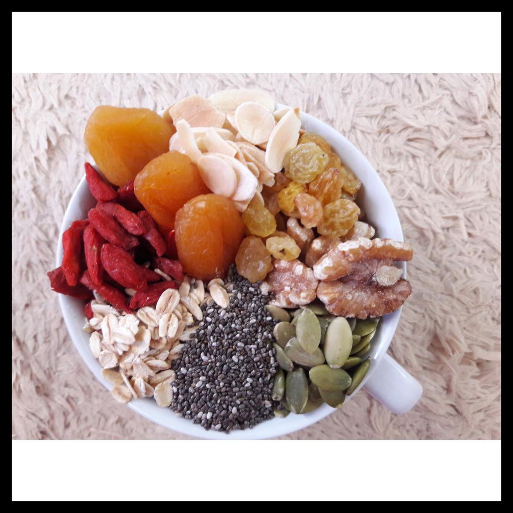 

Healthy Granola Super Mixed 500 Gram ( Walnut, Chia Seed, Gojiberry )