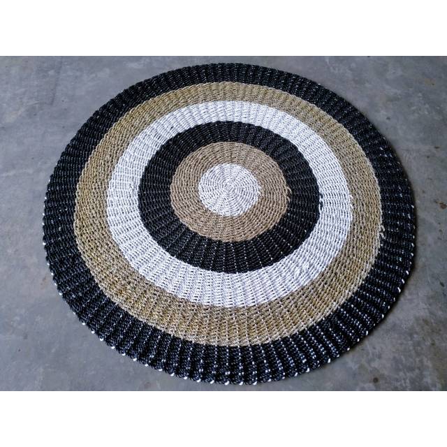 Rug anyaman/karpet anyaman bulat D120 seagrass mix plastik natural kombinasi hitam