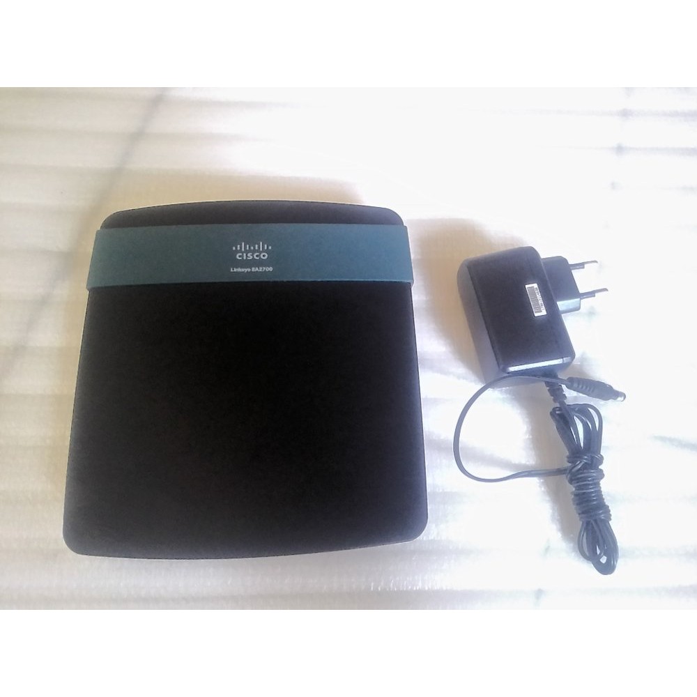 CISCO Linksys EA2700 Dual-Band Wifi Router