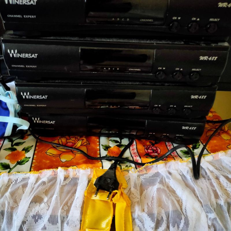 modulator 4 in 1 Winersat WR-688, untuk server tv kabel rumah sakit, hotel atau lainnya.