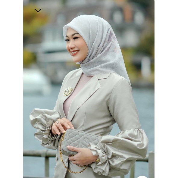 Buttonscarves NADA series - DIS VOAL