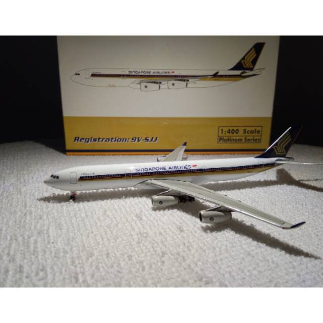 die cast SINGAPORE AIRLINES AIRBUS A340-300