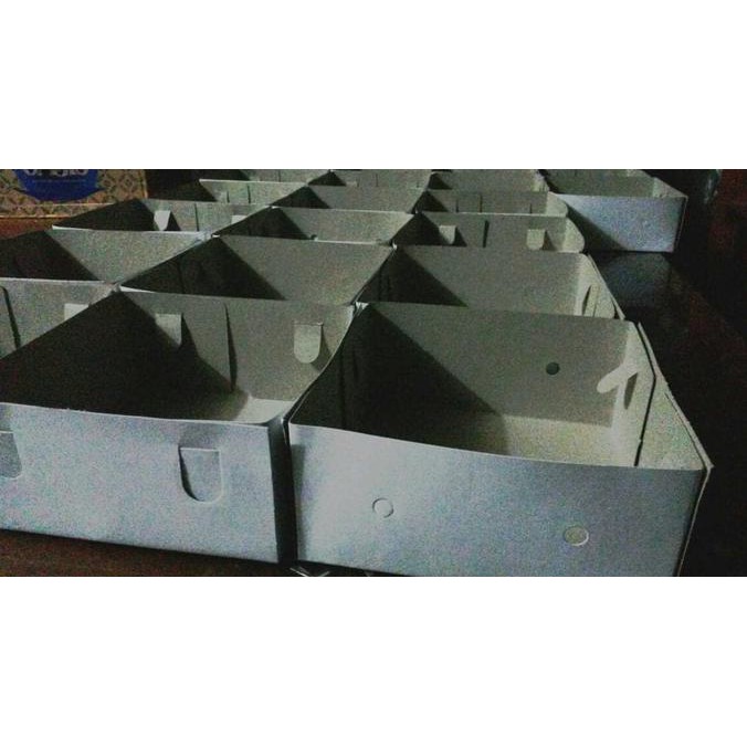 

Dus Tebal Dus Nasi Kotak Uk. 20X20Cm + Mika Dalaman (50Pcs)