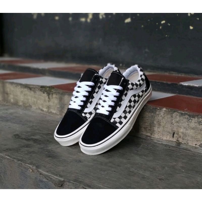 SEPATU WOLF X VANS AUTHENTIC FULL BLACK HITAM POLOS WHITE PUTIH OLDSKOOL ERA SK8-Hi  GUM OG CHECKERBOARD CATUR