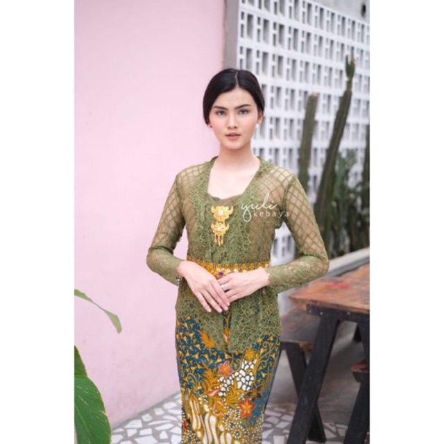 Set Kebaya Bali Kutubaru Semi Italy Norvina Premium | Yuli Kebayabali