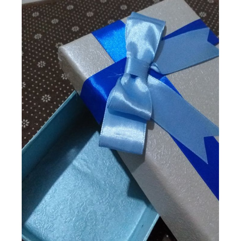 

Kotak Kado Esklusif