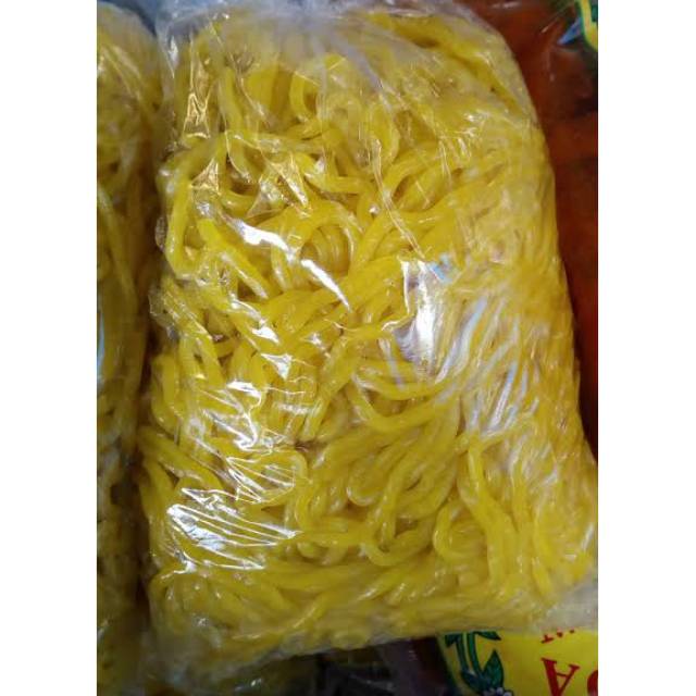 

Mie aci kuning mi golosor glosor 1 kg