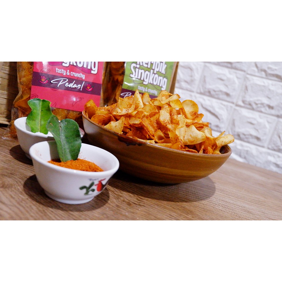 

Keripik Singkong Pedas Daun Jeruk Original 150 Gram Cemilan Kripset Alpayu ByFood