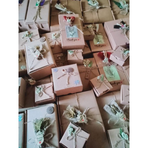 

Box/ Kotak Kado/ Kotak Hadiah/ Kotak Hampers/ Gift Box/ Packaging Hadiah