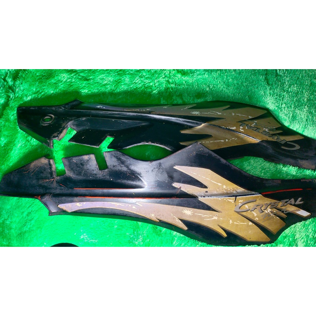 Cover body body belakang suzuki crystal original