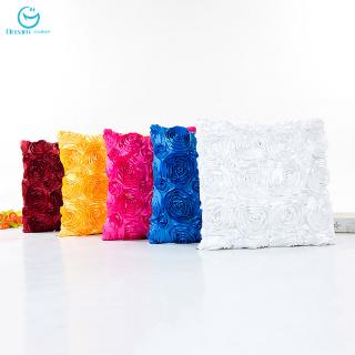 Sarung Bantal Dengan Hiasan Pita Dan Gambar Bunga Mawar Sarung Bantal Dengan Hiasan Pita Dan Gambar Bunga Mawar