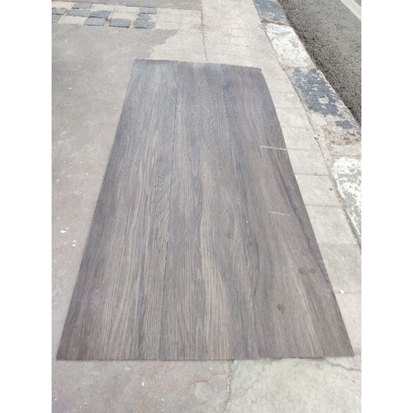 VINYL LANTAI PLANK BEKAS