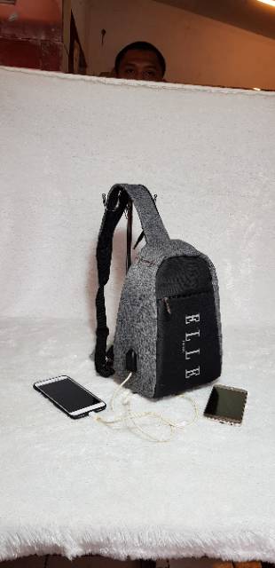 HOT Tas Selempang Punggung Dada Oxford Anti Maling Port Kabel USB Charging untuk Pria Wanita Travel