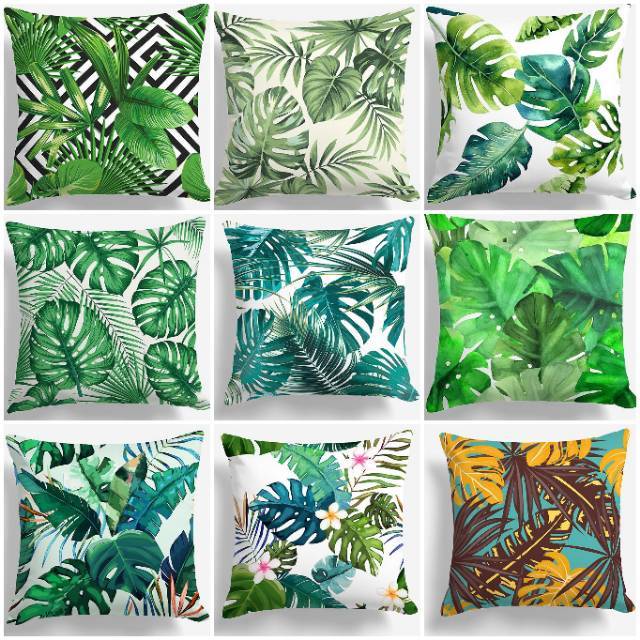 Bantal sofa motif daun tropic monstera