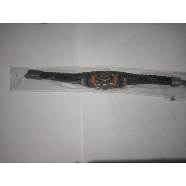 Gelang etnik tengkorak