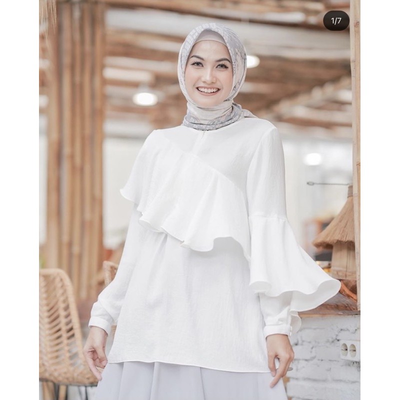 Claire Blouse by wearing klamby