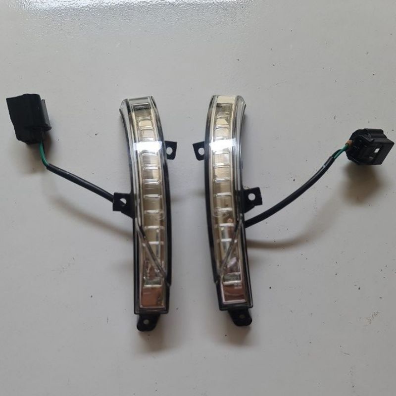 LAMPU SEIN SPION DATSUN CROSS KANAN ATAU KIRI