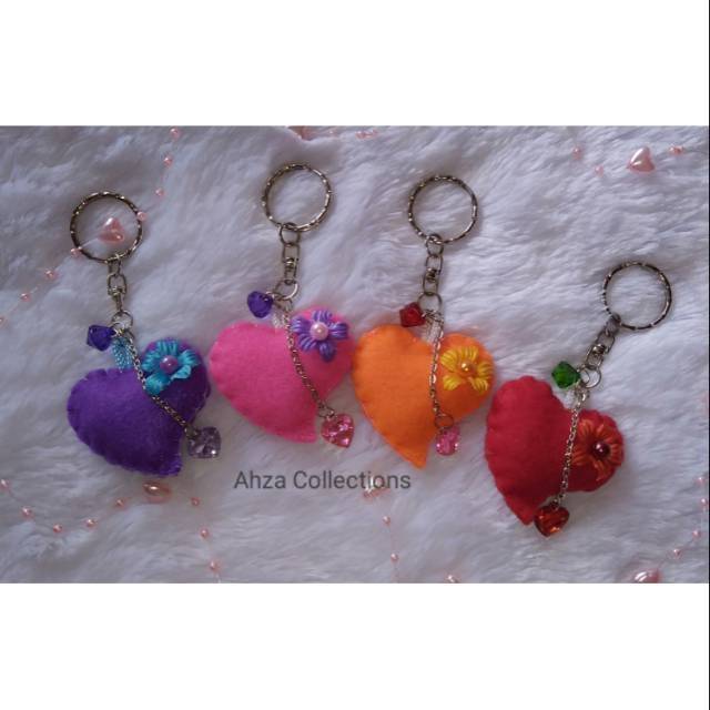 Gantungan kunci flanel love rantai panjang