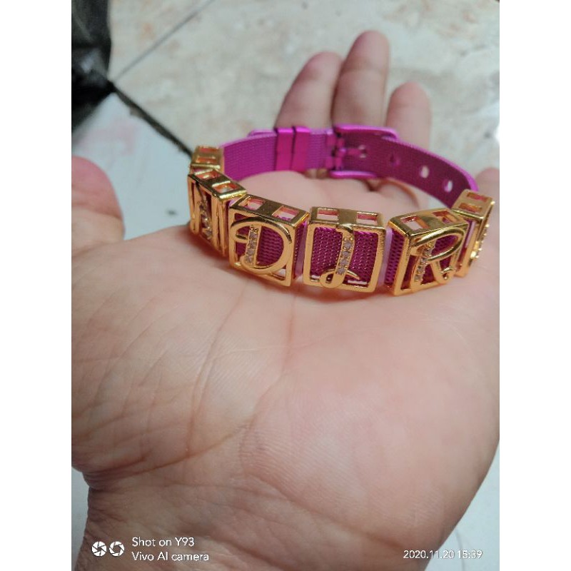 liontin huruf gelang sabuk