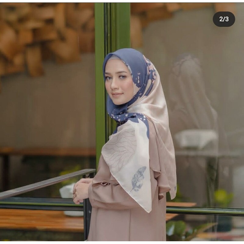 Preloved Scarf Louisaluna Scarf - Lola Series