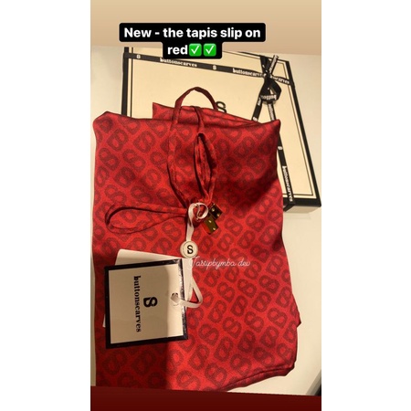 new buttonscarves tapis slip on red pelunasan ema