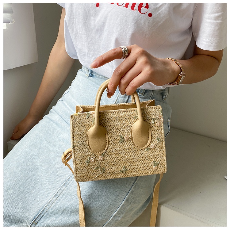 BAO027 Tas Selempang Wanita Bahan Anyam Jerami Import Slingbag Fashion Wanita Motif Lace Totebag