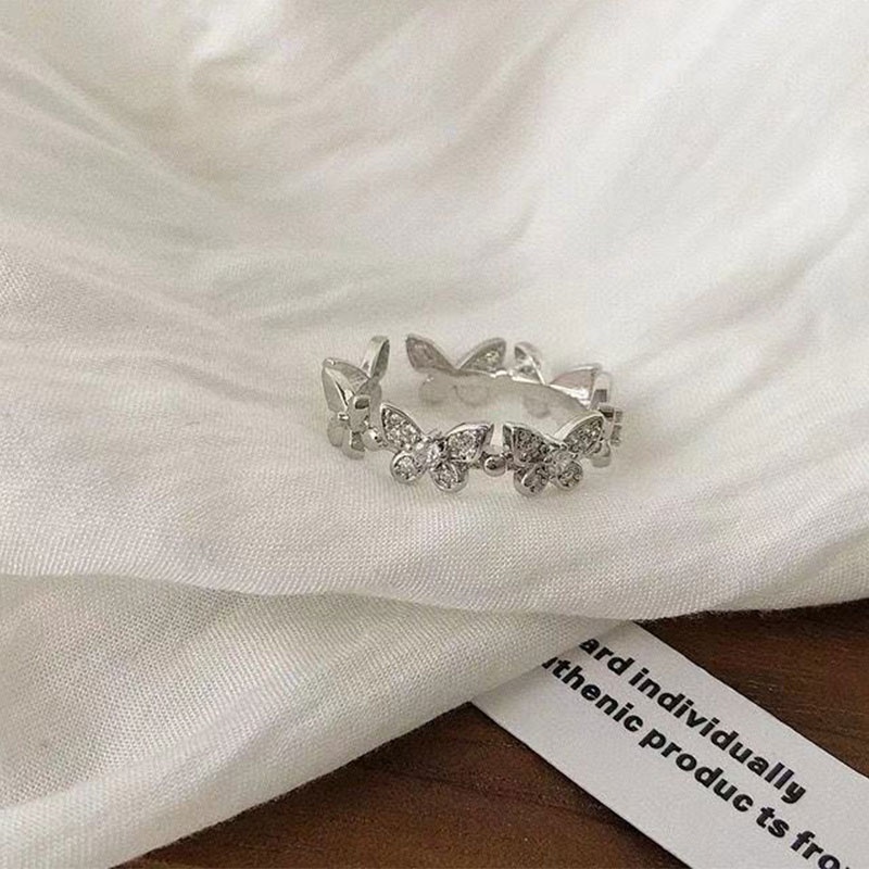 Cincin Model Terbuka Desain Kupu-Kupu Aksen Berlian Gaya Korea