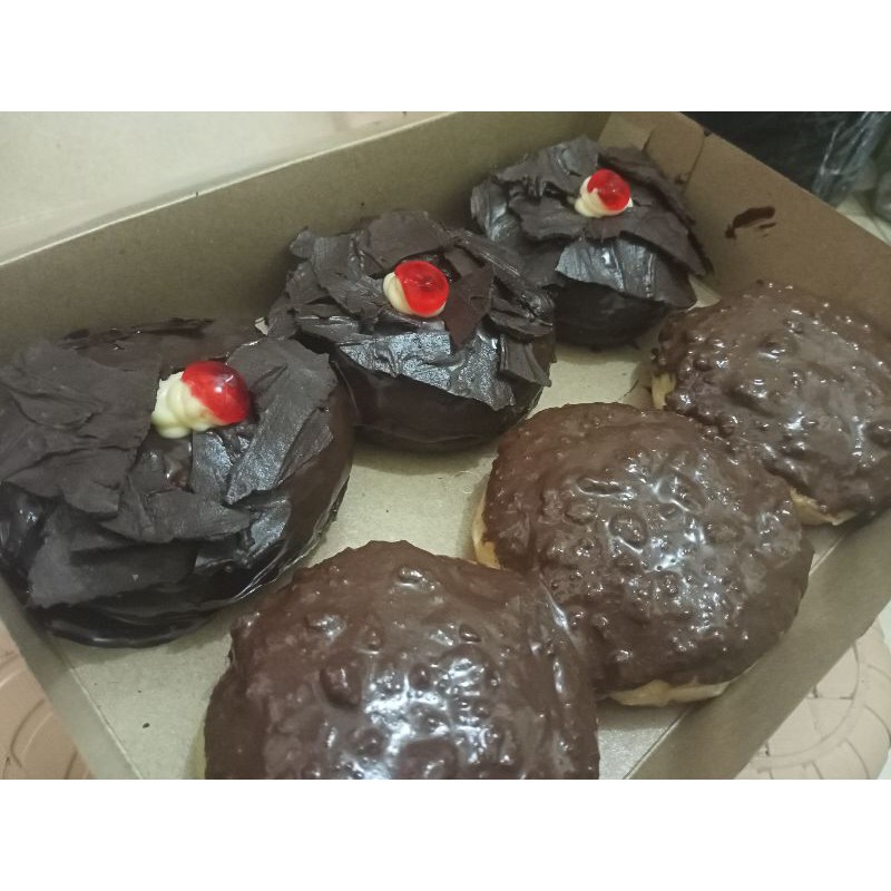 donat black forest &amp; donat chochoc runchy