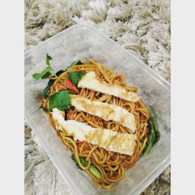 

Mie goreng telur dadar