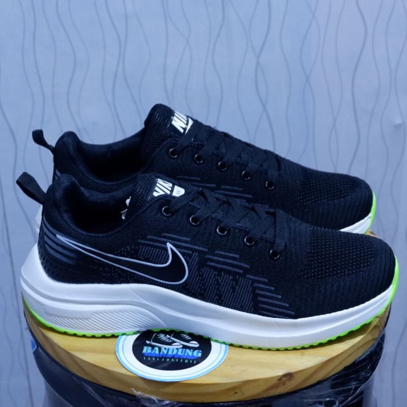 NIKE ZOOM