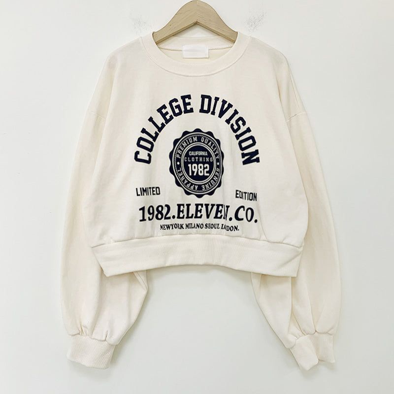 COLLEGE DIVISION CROOPE Sweater Crewneck Oblong Oversize Outerwear Wanita Fashion Terkini Korean Style