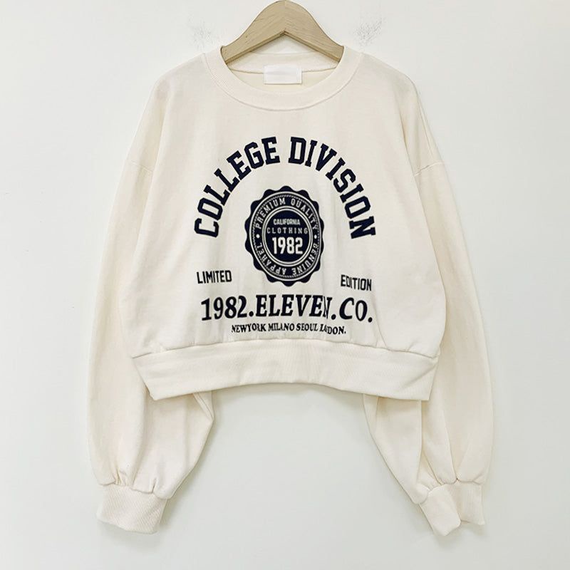 COLLEGE DIVISION CROOPE Sweater Crewneck Oblong Oversize Outerwear Wanita Fashion Terkini Korean Style