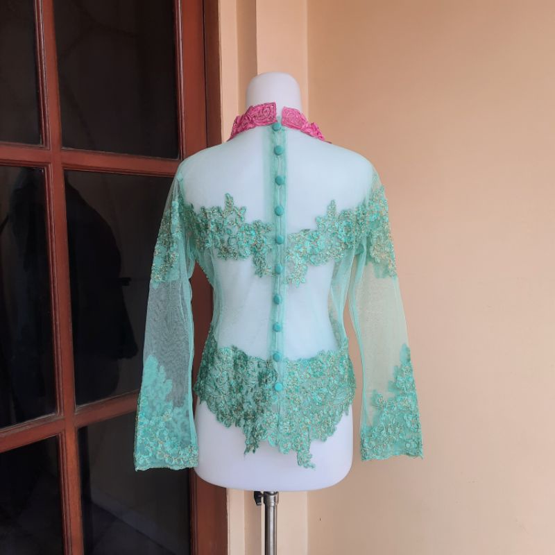 OBRAL Kebaya bordir warna peach ukuran M / Kebaya Ivana