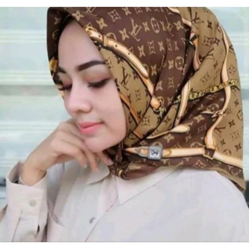 HIJAB SEGI EMPAT LOUIS VUITTON / LV COKLAT KW SUPER PREMIUM