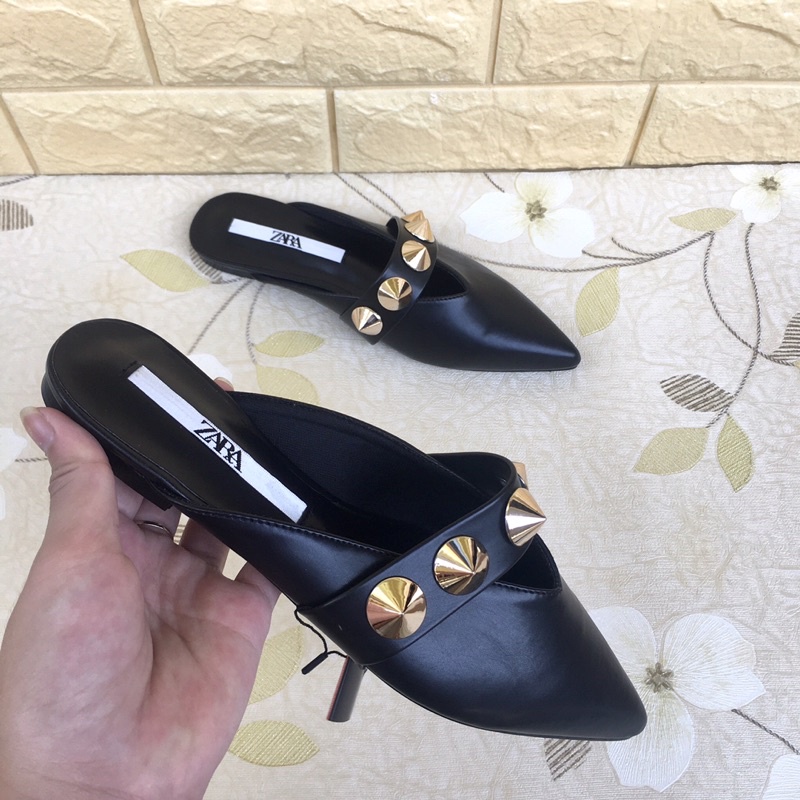 SEPATU ZR-132 POINTED TOE MULES WITH STUDS