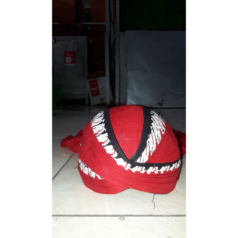 blangkon Jogja lipat lisir Merah