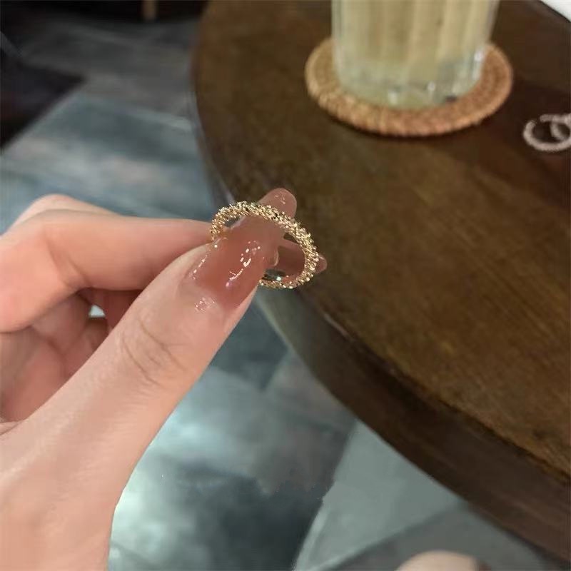 Cincin Model Terbuka Desain Bintang Untuk Wanita