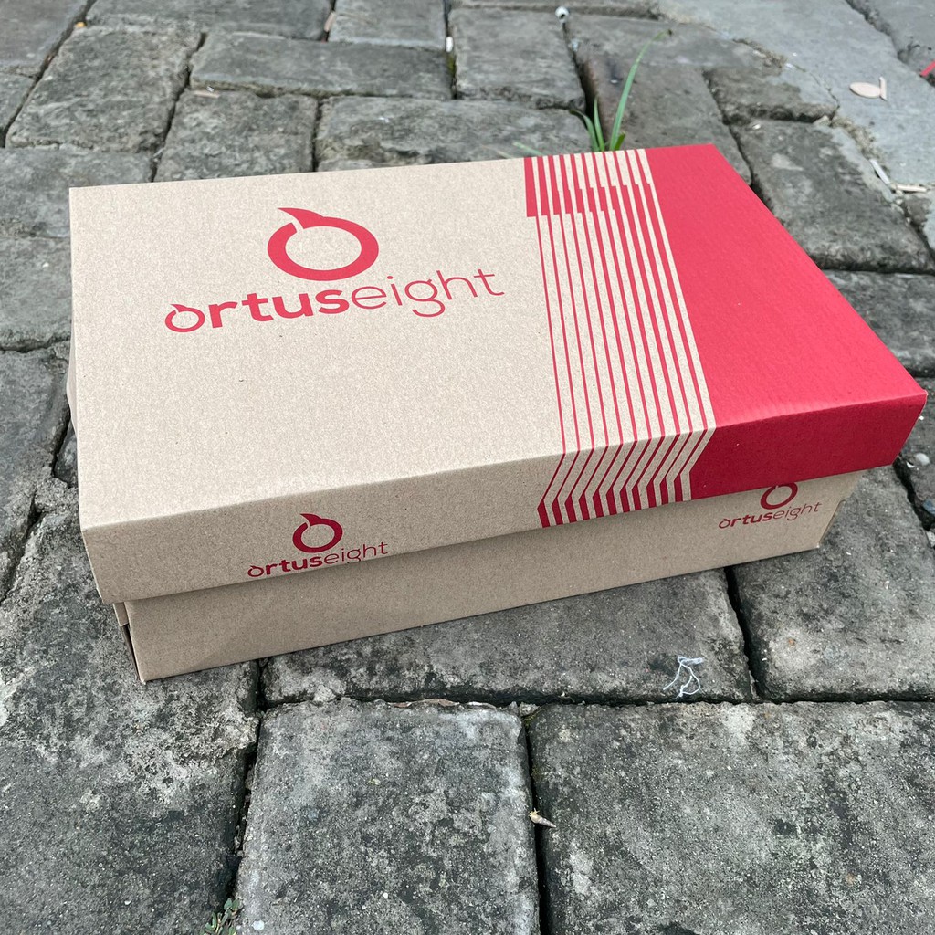 sepatu futsal ortuseight extend in white / sepatu futsal ortus ekstend