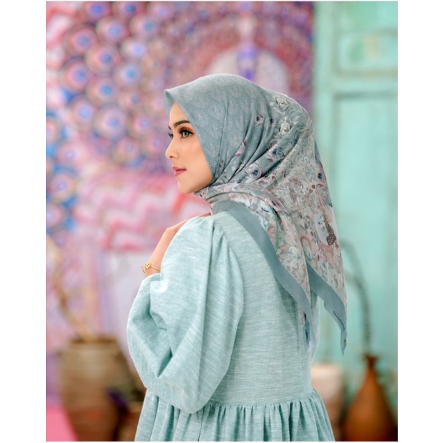 Ederra Series  Buttonscarves Milieu Green