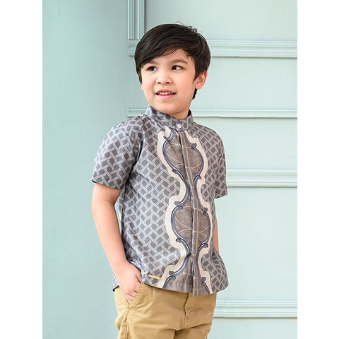 Wearing Klamby | Little Kai in Smoked Pearl - 5/6