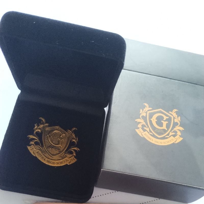 Preloved Official The Gifted Pin Ver. 2