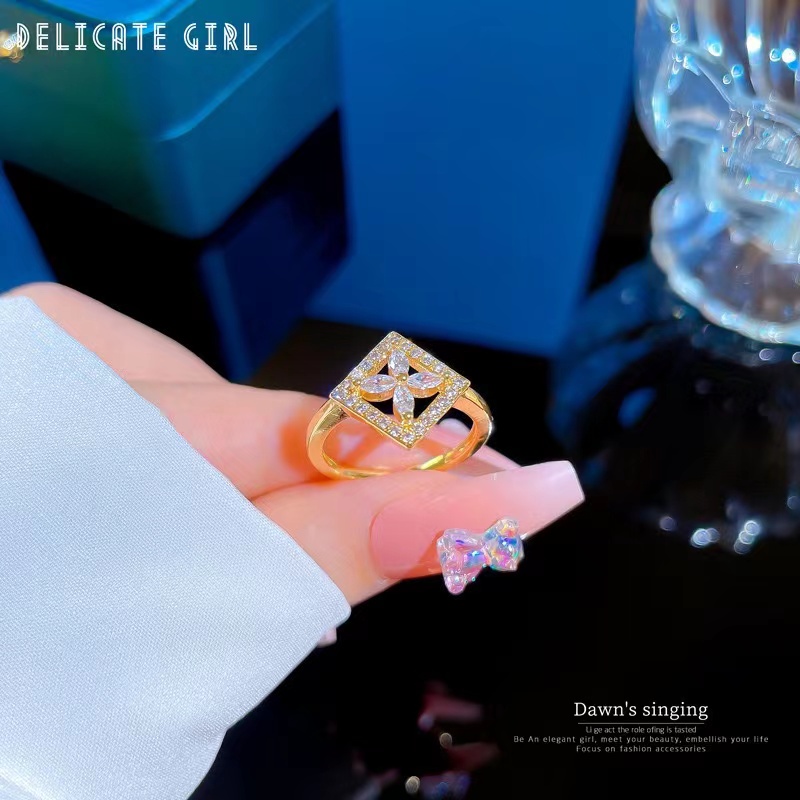 Cincin Lapis Emas 24K Desain Bunga Keberuntungan Adjustable Untuk Wanita