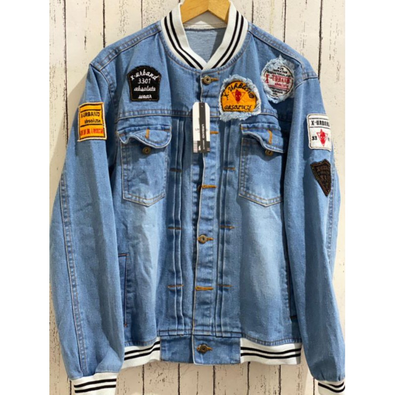 JAKET JEANS PRIA TEMPEL EMBLEM JAKET JEANS COWOK MODEL SOBEK JAKET JEANS FASION BANDUNG JUMBO MURAH