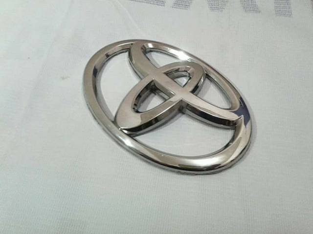 Emblem Toyota / Logo Toyota Calya Depan Chrome