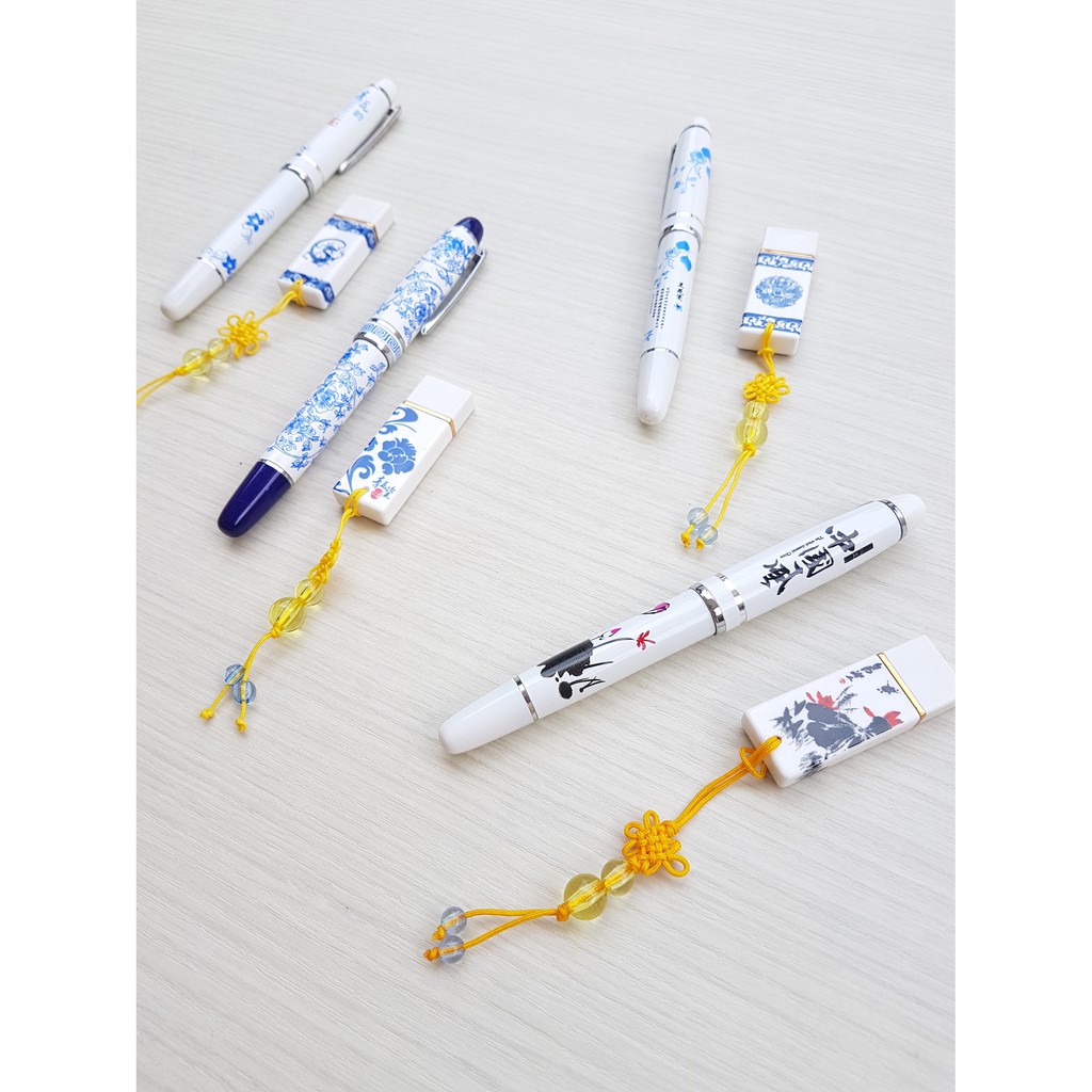 

Paket Pulpen Gel dan USB 8GB Untuk Souvenir