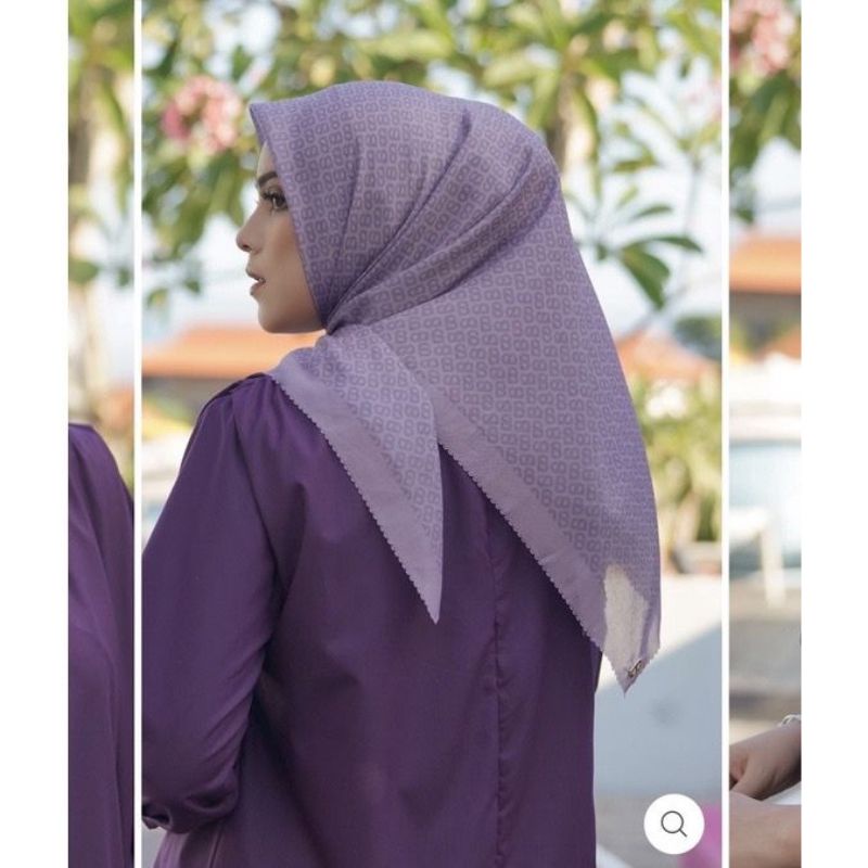 the tapis square VIOLET buttonscarves