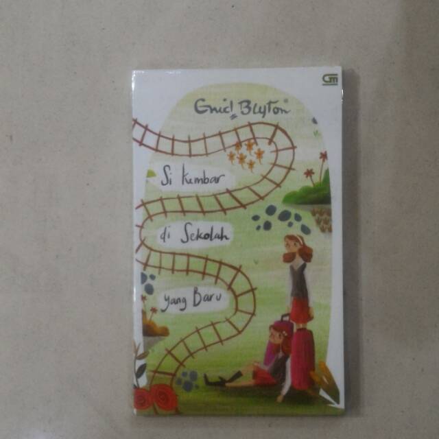 Buku Enid Bliton"Si kembar Di Sekolah Yang Baru" | Shopee ...