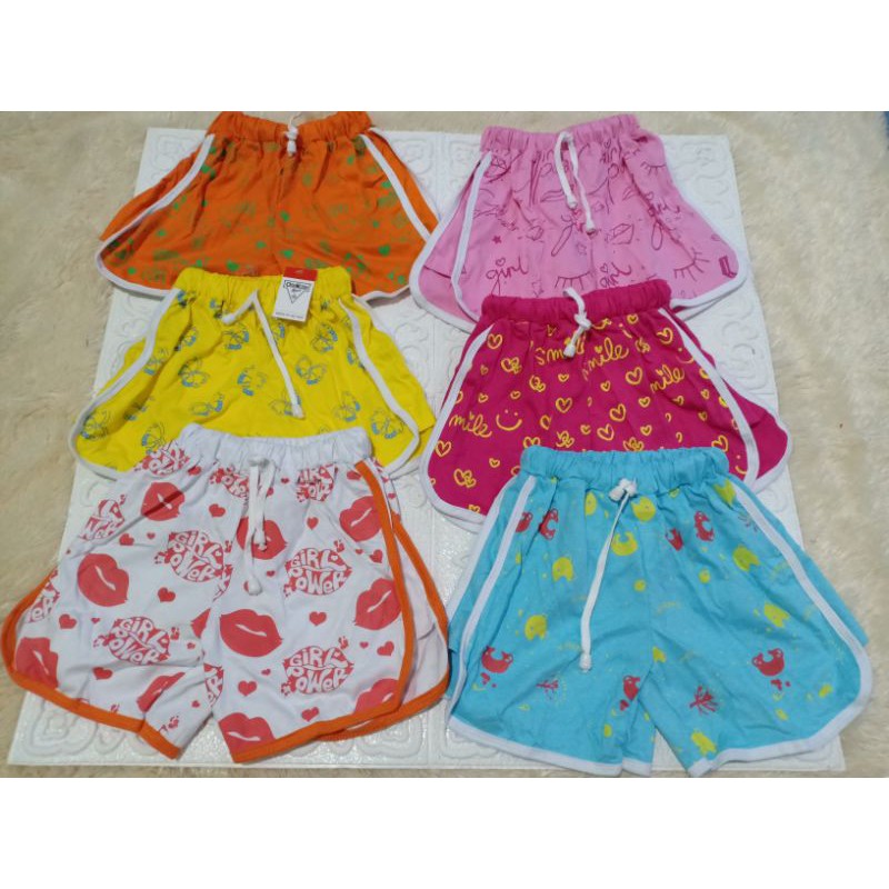 CELANA HOTPANTS ANAK CEWEK:2--4 THN