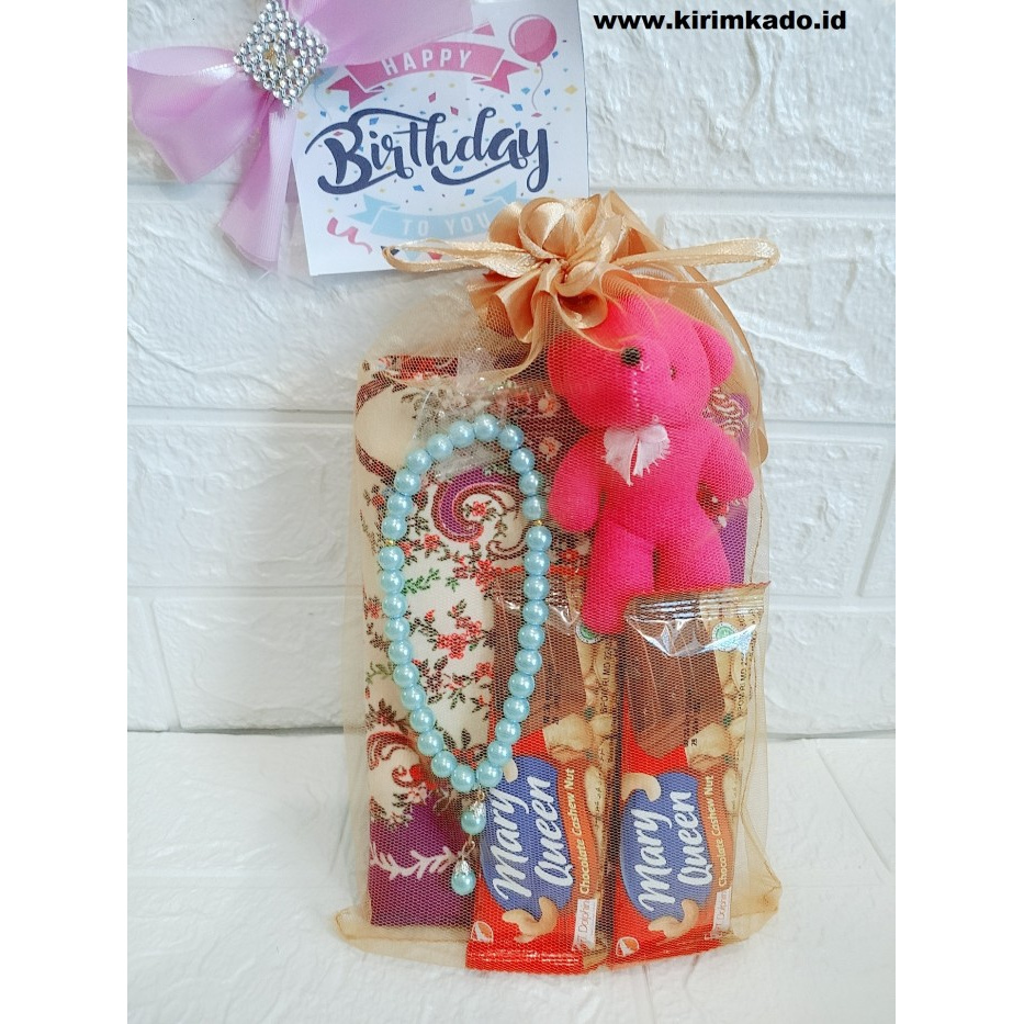 

HADIAH KADO ULANG TAHUN LEBARAN SOUVENIR SAJADAH COKLAT BONEKA -MURAH.
